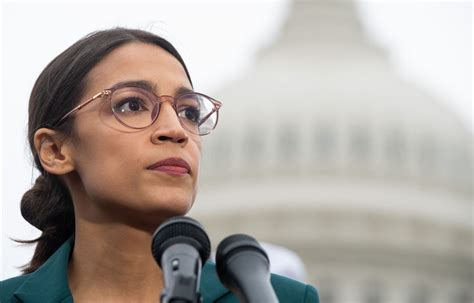 AOC defends New York medic outed by tabloid for OnlyFans。